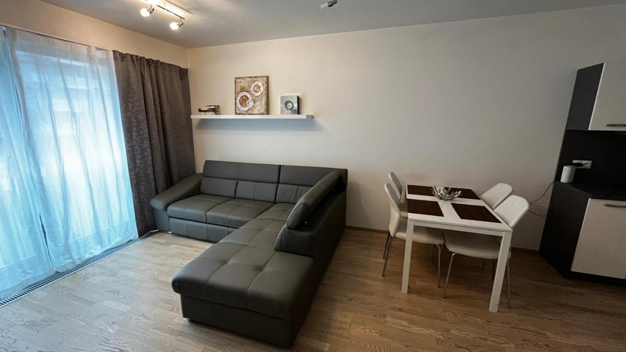 Residence Garden Tower - 8 Min Do Centra, Garaz Prag Exteriör bild